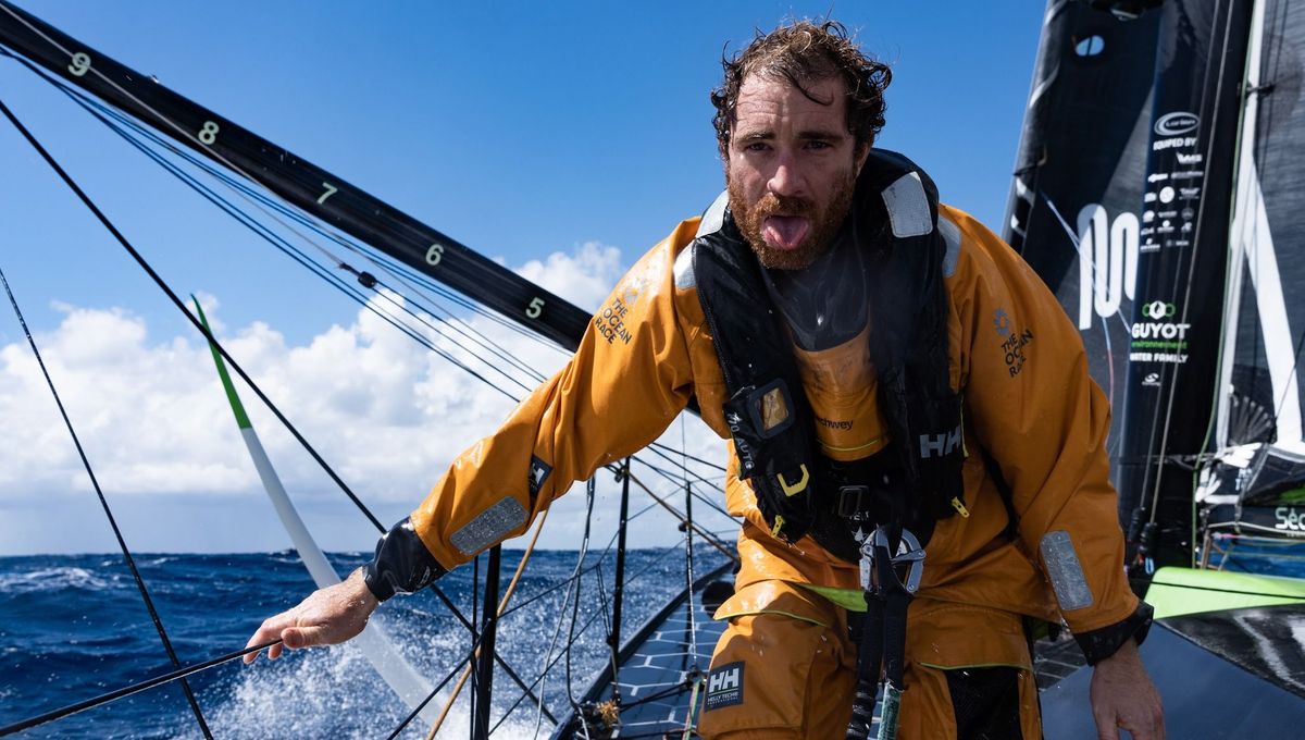 Voile : l'équipage de Benjamin Dutreux démâte sur The Ocean Race
